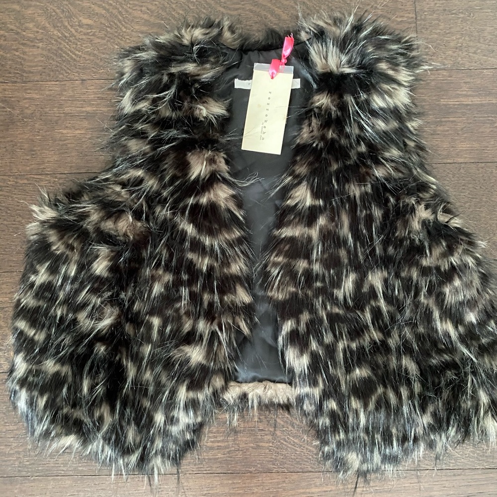 Leopard print faux fur vest
